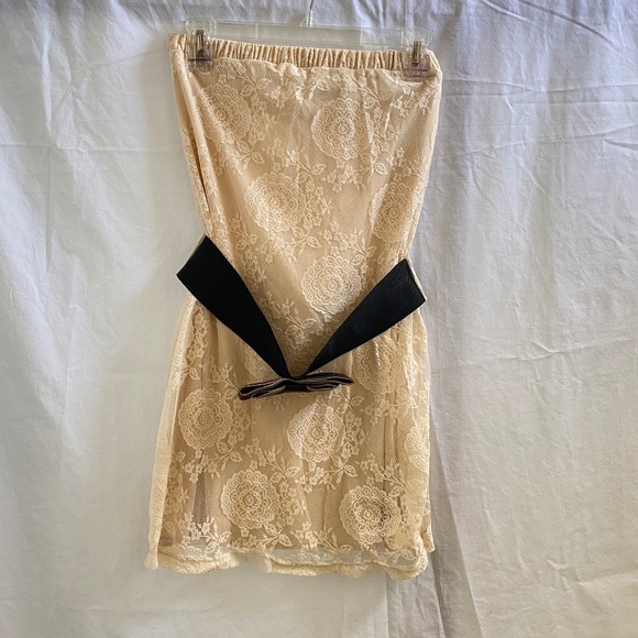 Lace Strapless Dress Size: Large - Picture 2 of 8